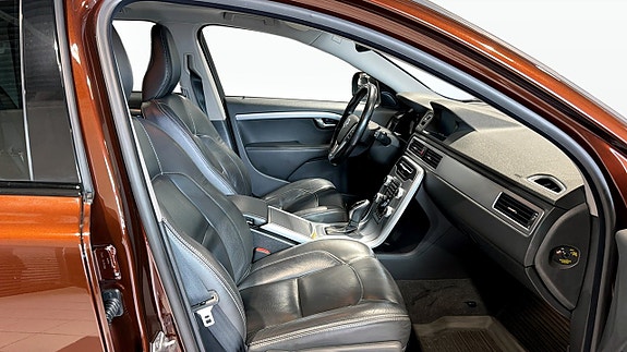 Volvo XC70 3 of 13