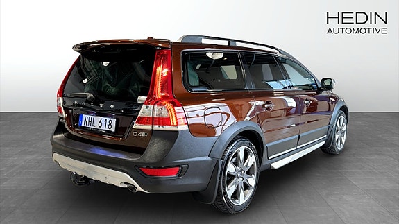 Volvo XC70 2 of 13