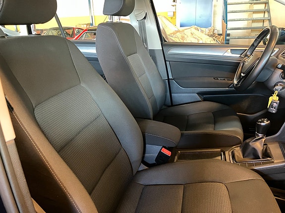 Volkswagen Golf Sportsvan 12 of 22