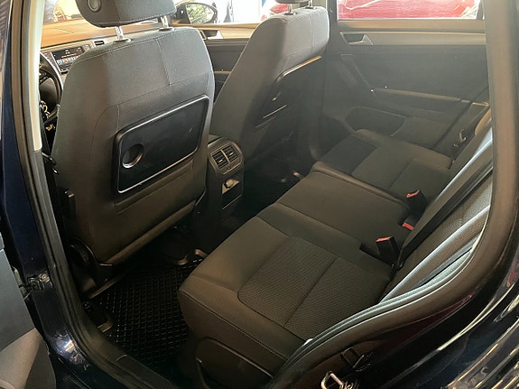 Volkswagen Golf Sportsvan 19 of 22