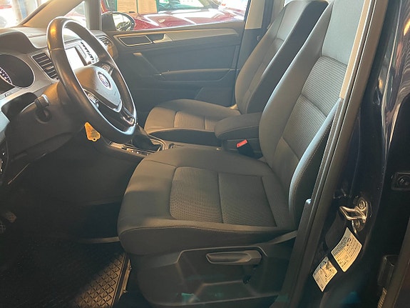 Volkswagen Golf Sportsvan 21 of 22