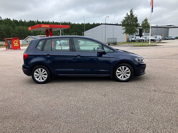 Volkswagen Golf Sportsvan 8 of 22