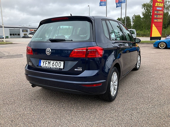 Volkswagen Golf Sportsvan 6 of 22