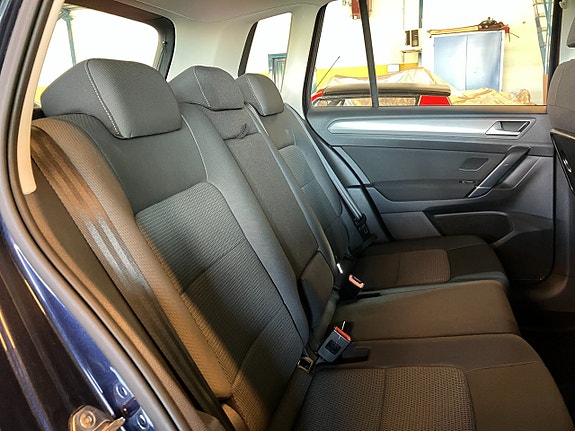 Volkswagen Golf Sportsvan 14 of 22