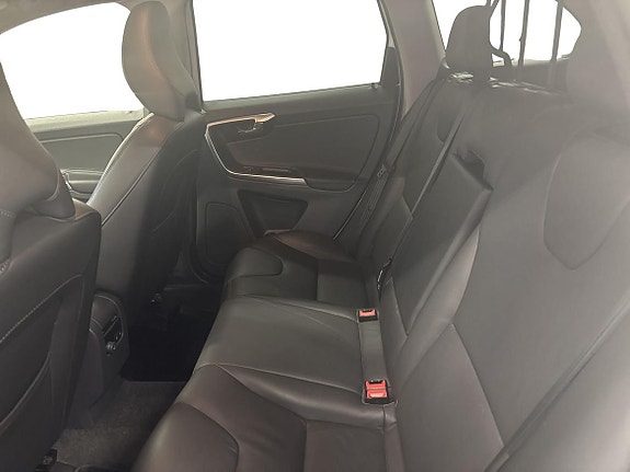 Volvo XC60 7 of 13