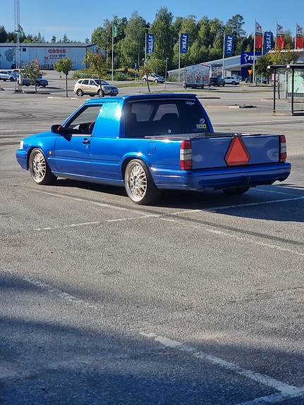 Volvo 740 3 of 5