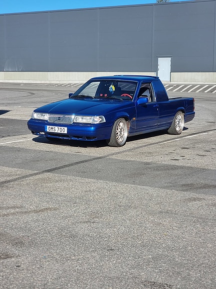 Volvo 740 2 of 5