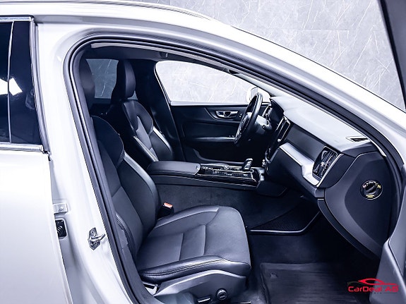 Volvo V60 15 of 30