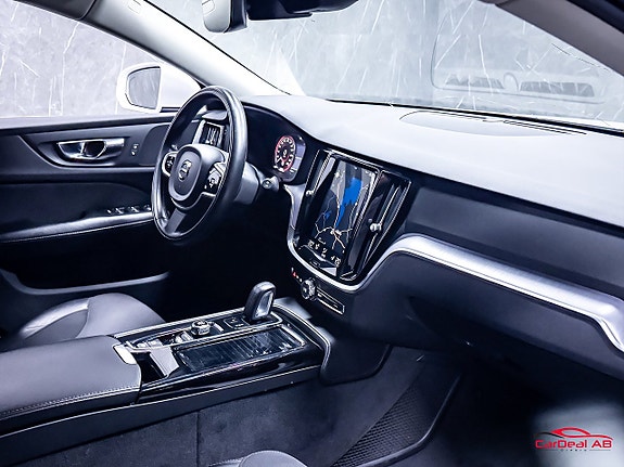 Volvo V60 13 of 30