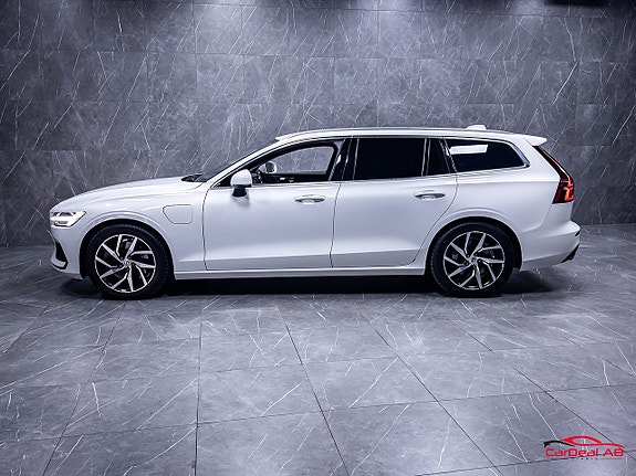 Volvo V60 4 of 30