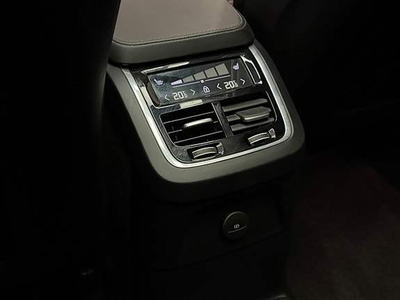 Volvo XC90 20 of 30