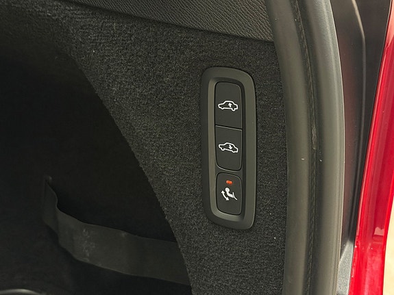 Volvo XC90 30 of 30