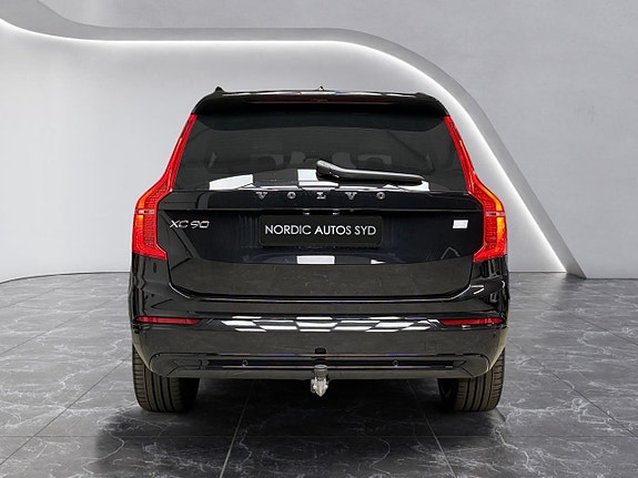 Volvo XC90 5 of 30