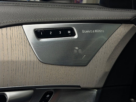 Volvo XC90 28 of 30