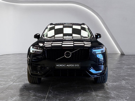 Volvo XC90 9 of 30