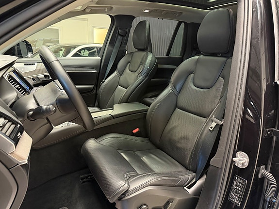 Volvo XC90 13 of 30