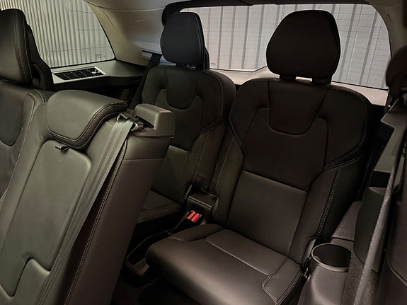 Volvo XC90 18 of 30