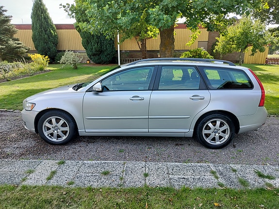 Volvo V50 2 of 6