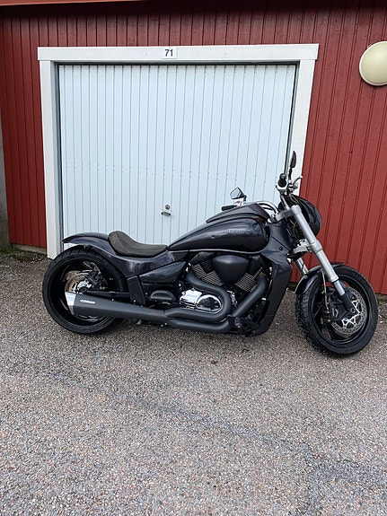 Suzuki VZR1800 Intruder 3 of 9