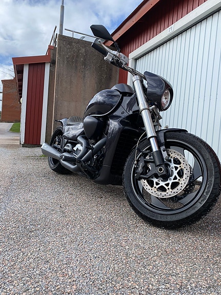 Suzuki VZR1800 Intruder 4 of 9