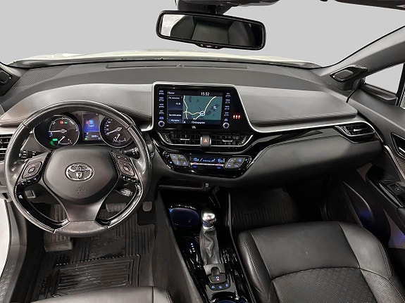 Toyota C-HR 12 of 25