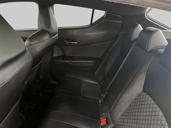 Toyota C-HR 11 of 25