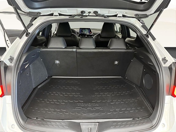 Toyota C-HR 13 of 25
