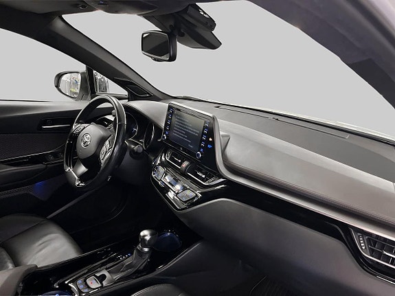 Toyota C-HR 10 of 25