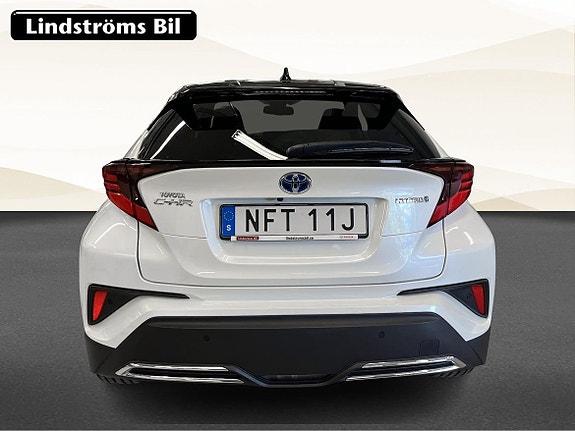 Toyota C-HR 8 of 25