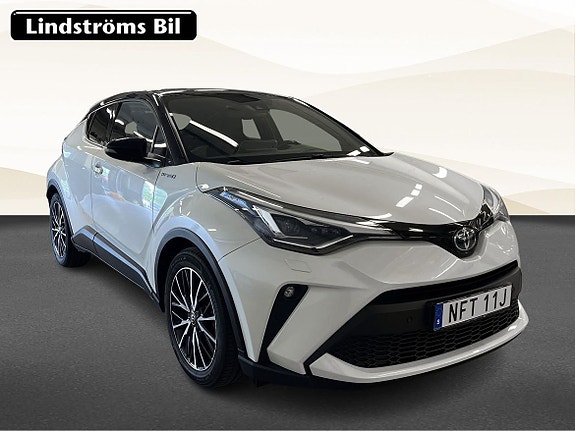 Toyota C-HR 3 of 25