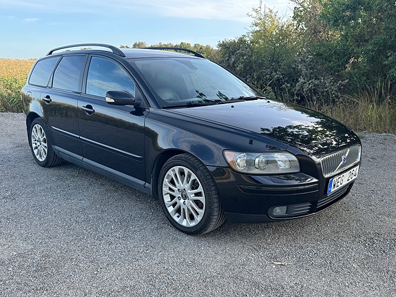 Volvo V50 2 of 8