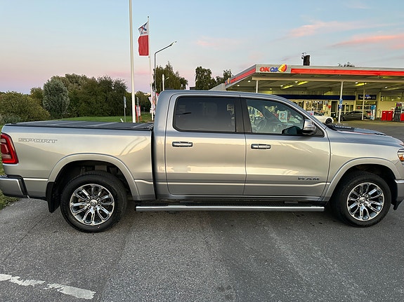 Dodge RAM 1500 3 of 14