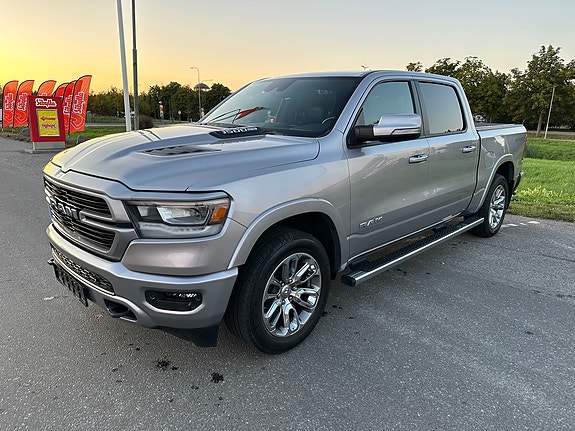 Dodge RAM 1500 9 of 14