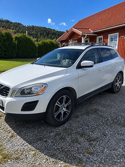 Volvo XC60 2 of 6