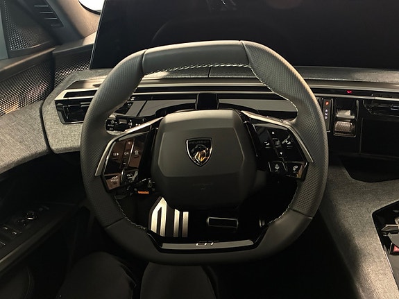 Peugeot e-3008 13 of 19