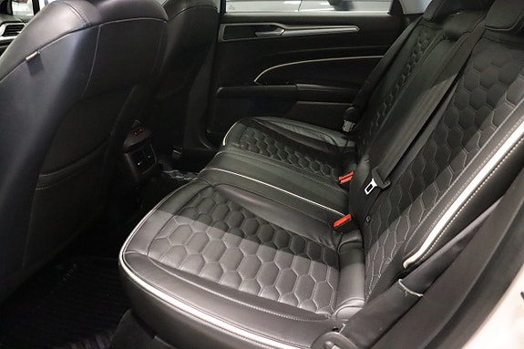 Ford Mondeo 11 of 30