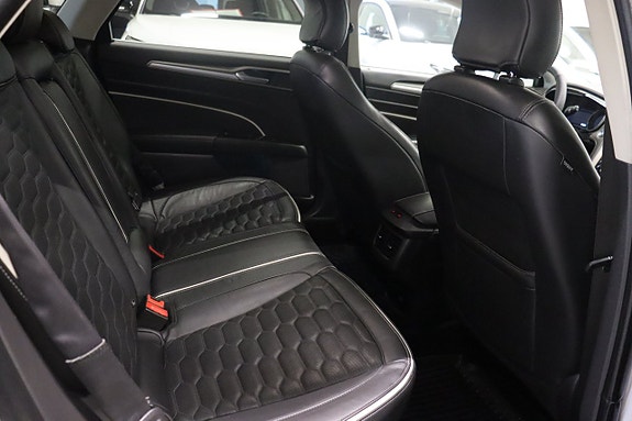 Ford Mondeo 12 of 30
