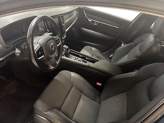 Volvo V90 Cross Country 6 of 12