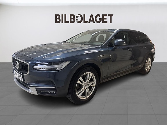 Volvo V90 Cross Country 2 of 12