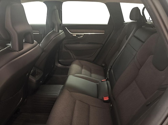 Volvo V90 Cross Country 7 of 12