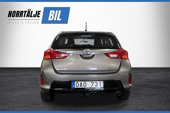 Toyota Auris 7 of 20