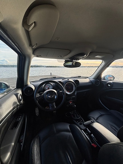 MINI Countryman S 2 of 6