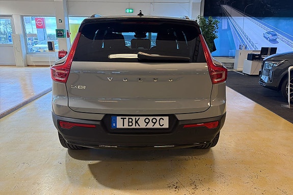 Volvo EX40 14 of 28