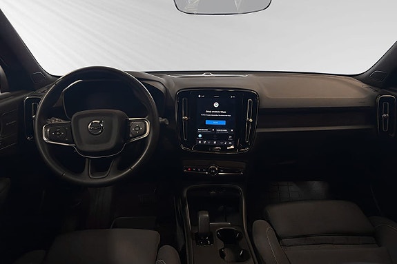 Volvo EX40 9 of 28