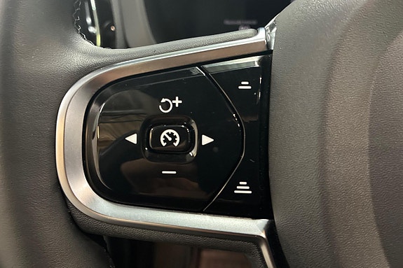Volvo XC60 25 of 29