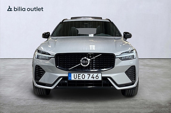 Volvo XC60 2 of 29
