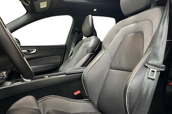 Volvo XC60 12 of 29