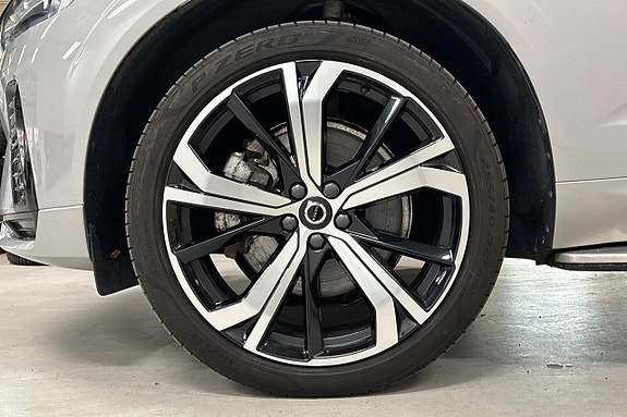 Volvo XC60 10 of 29