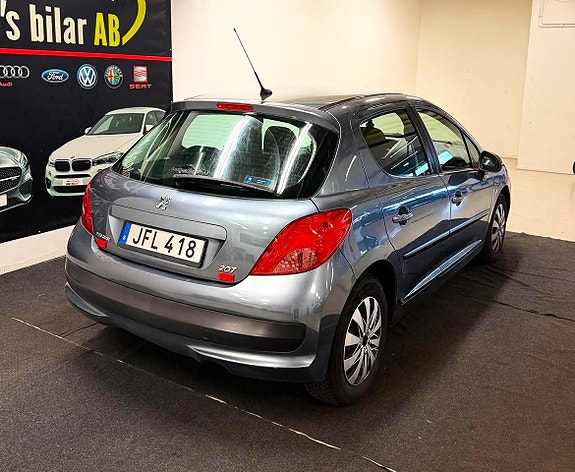 Peugeot 207 8 of 17