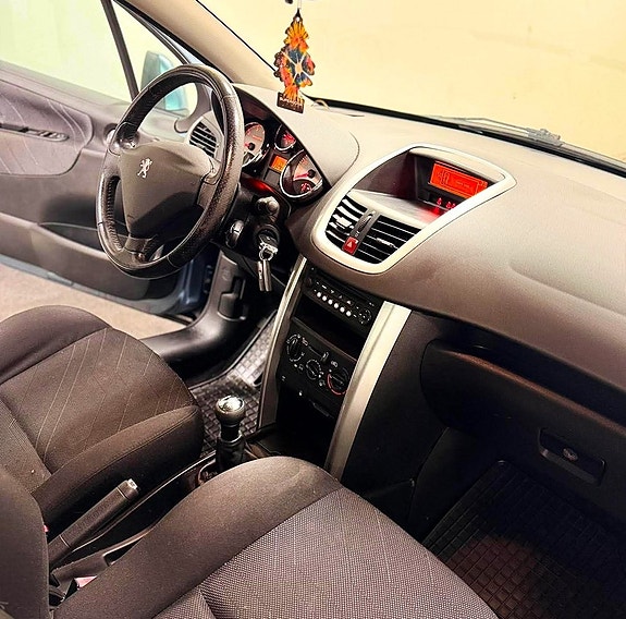 Peugeot 207 15 of 17